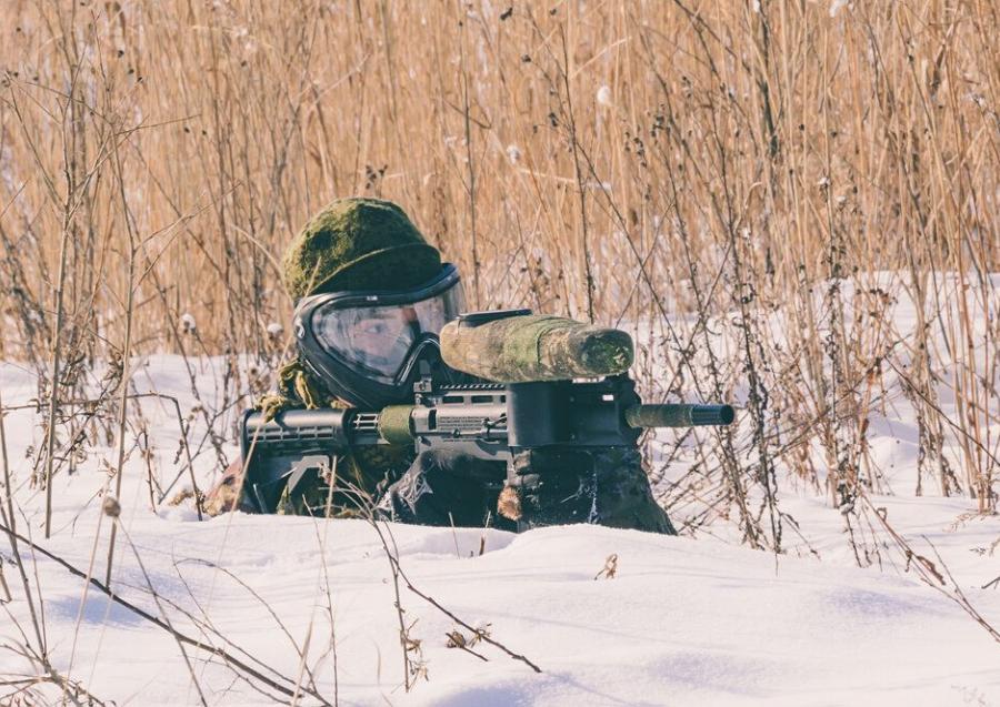 Peut-on jouer au paintball en hiver ? Nos conseils pour en profiter un maximum